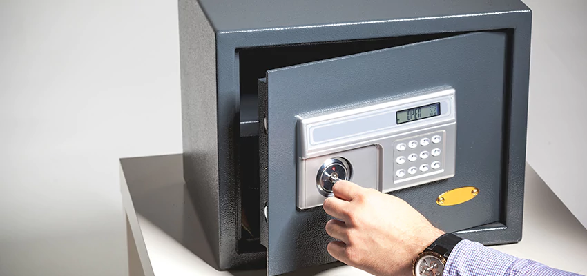 Jewelry Safe Unlocking Service in Earlimart, California