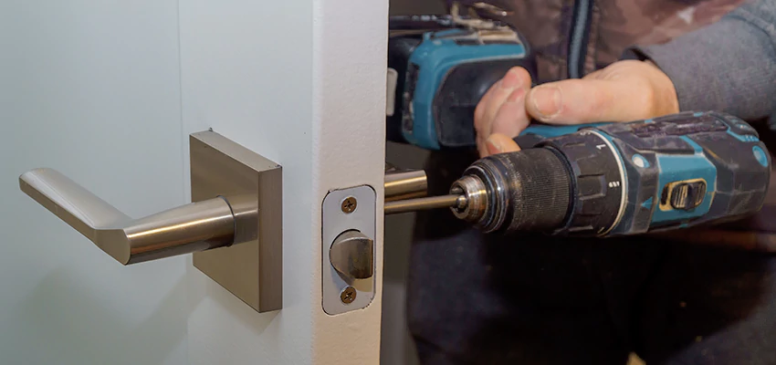 Broken Door Handle Lock Repair in Earlimart, California